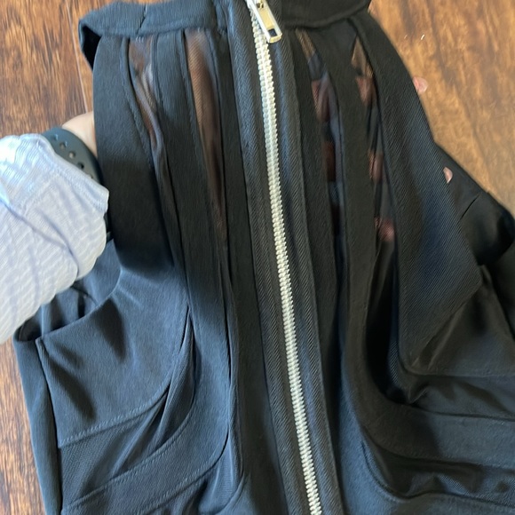 Windsor Bodycon Halter Dress - Picture 6 of 12